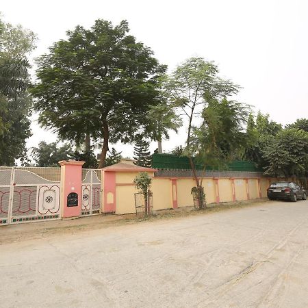 The Karnal Resort Luaran gambar