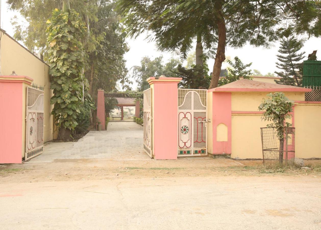 The Karnal Resort Luaran gambar