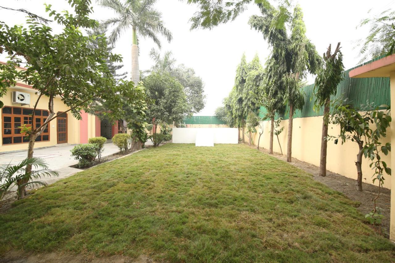 The Karnal Resort Luaran gambar