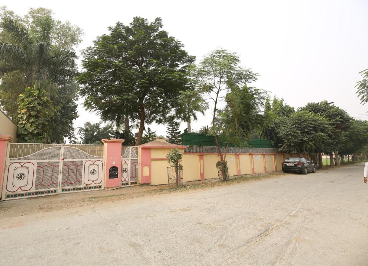 The Karnal Resort Luaran gambar