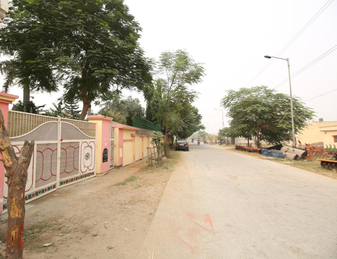 The Karnal Resort Luaran gambar
