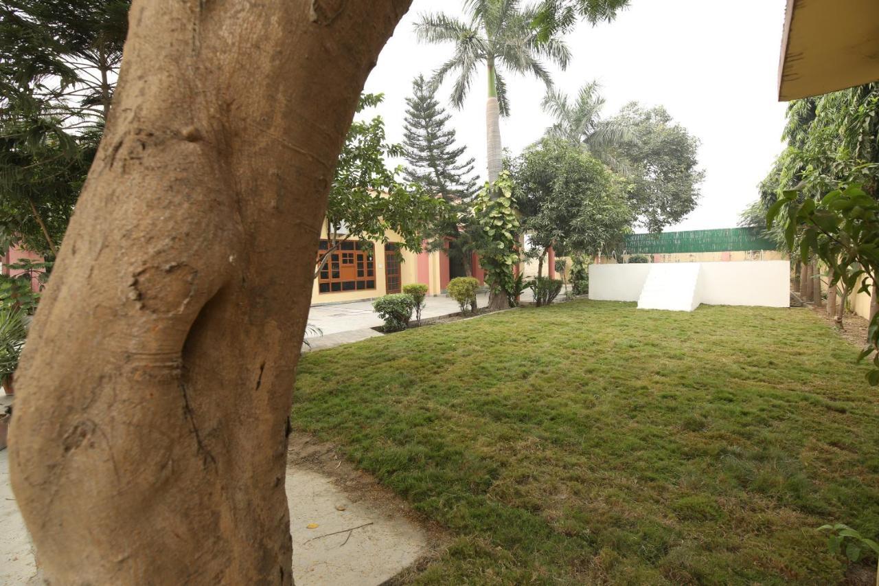 The Karnal Resort Luaran gambar