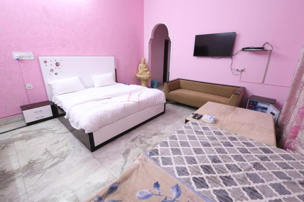 The Karnal Resort Luaran gambar
