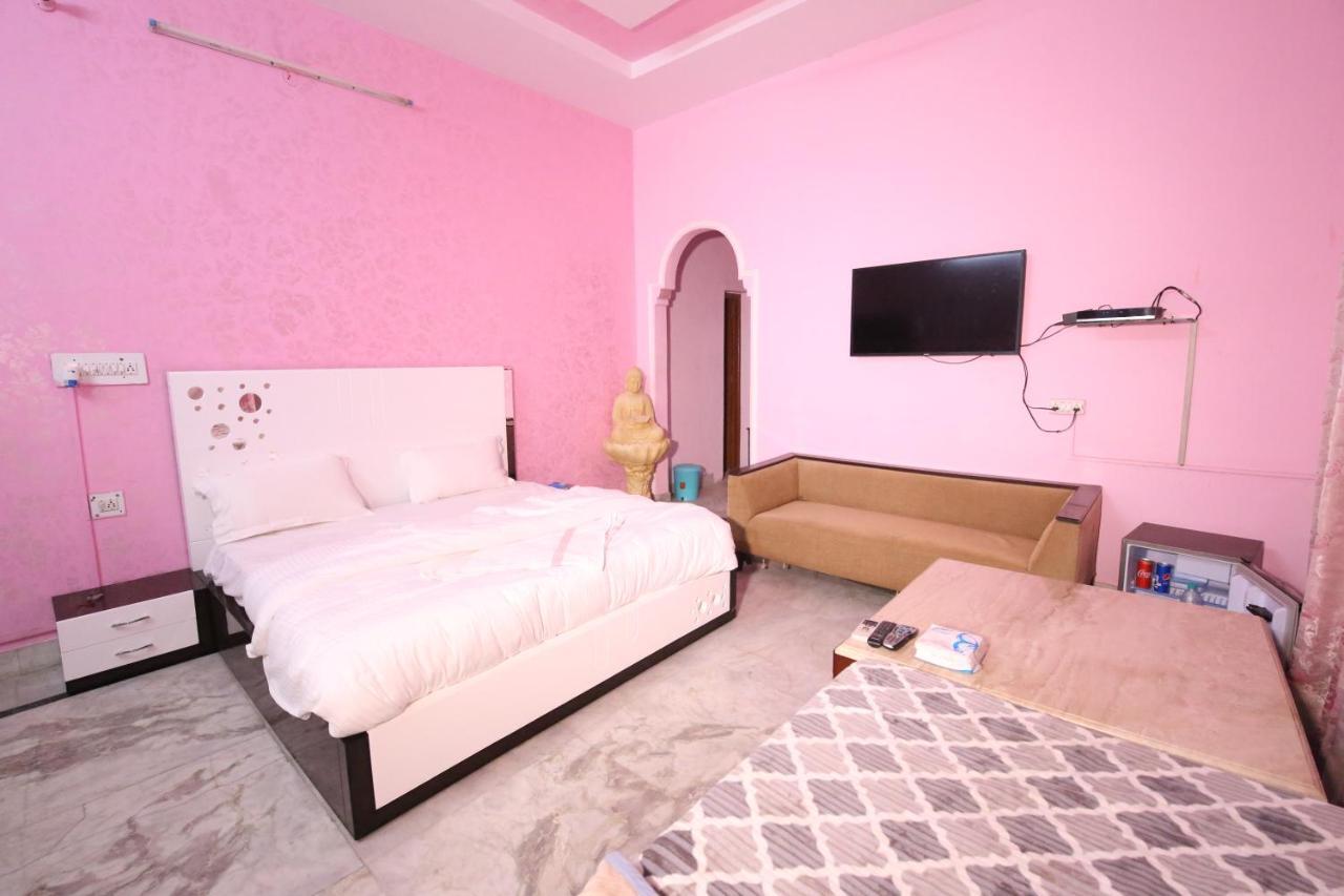 The Karnal Resort Luaran gambar